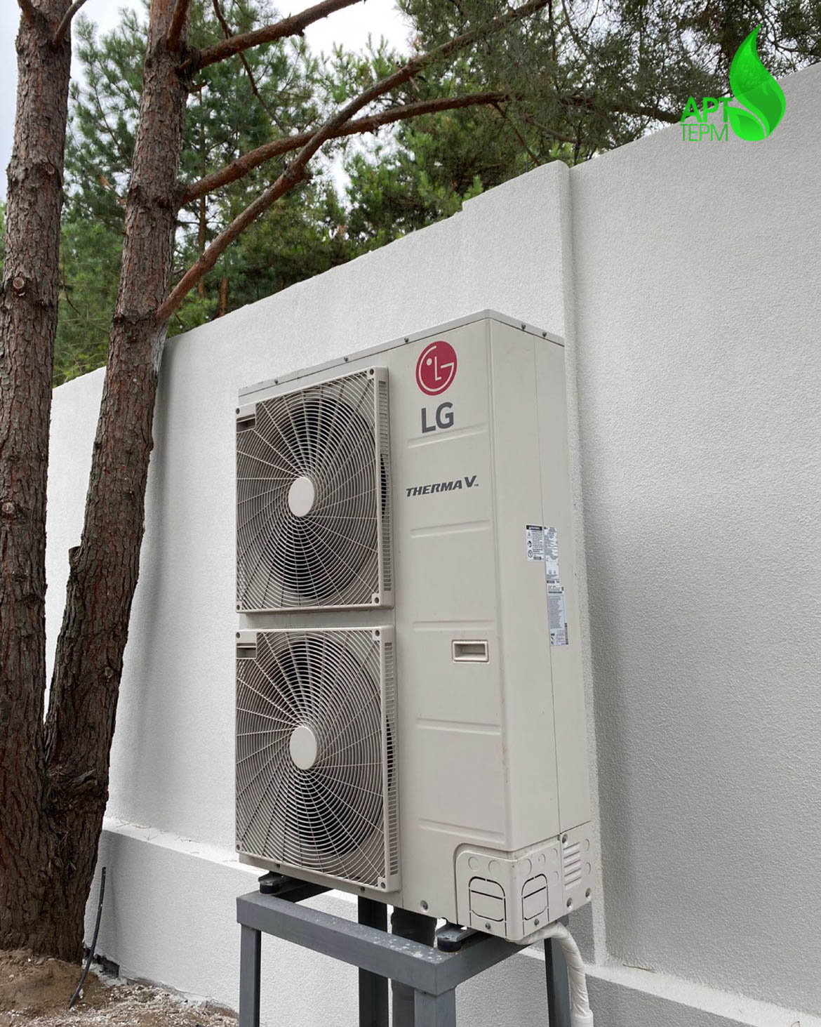 Зовнішній блок теплового насосу LG Therma V
